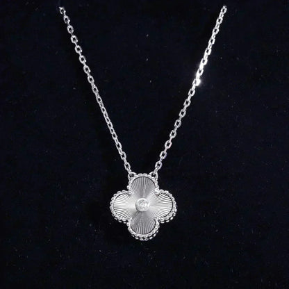 [⭐Luxery]CLOVER  15MM DIAMOND LASER NECKLACE SILVER