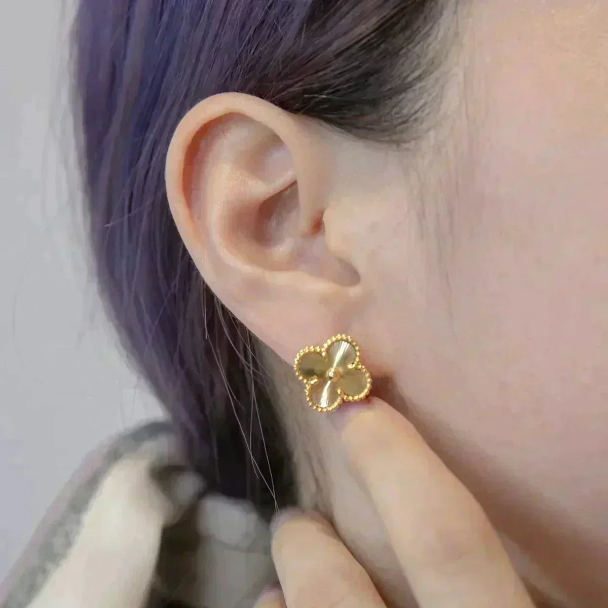 [⭐Luxery]CLOVER MEDIUM 1 MOTIFS LASER EARRINGS