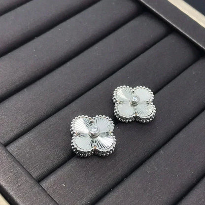 [⭐Luxery]CLOVER MINI 9.5MM LASER EARRINGS