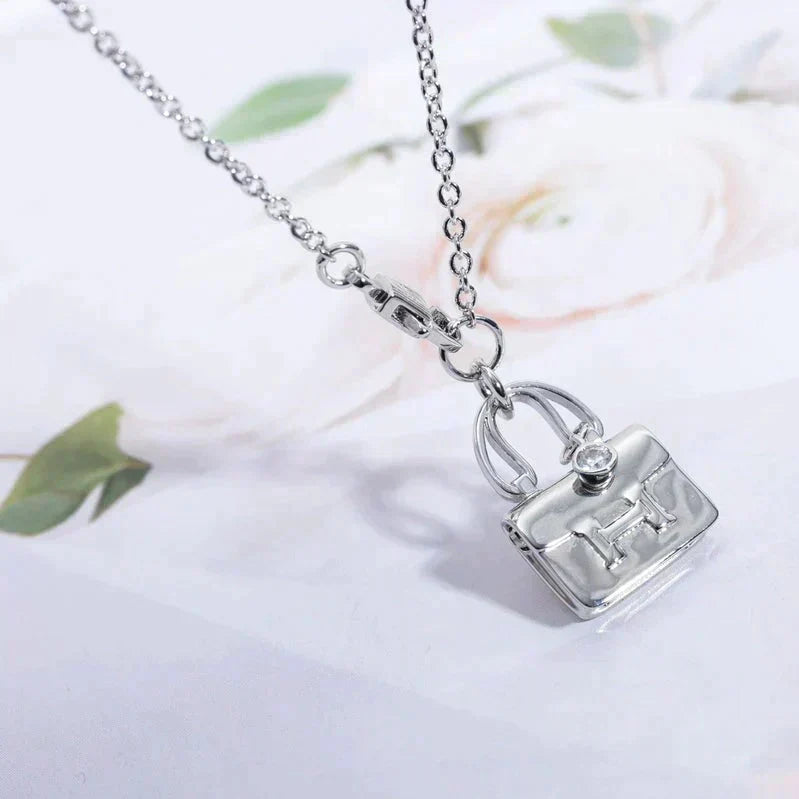 [⭐Luxery]AMULETTE PEDANT SILVER NECKLACE