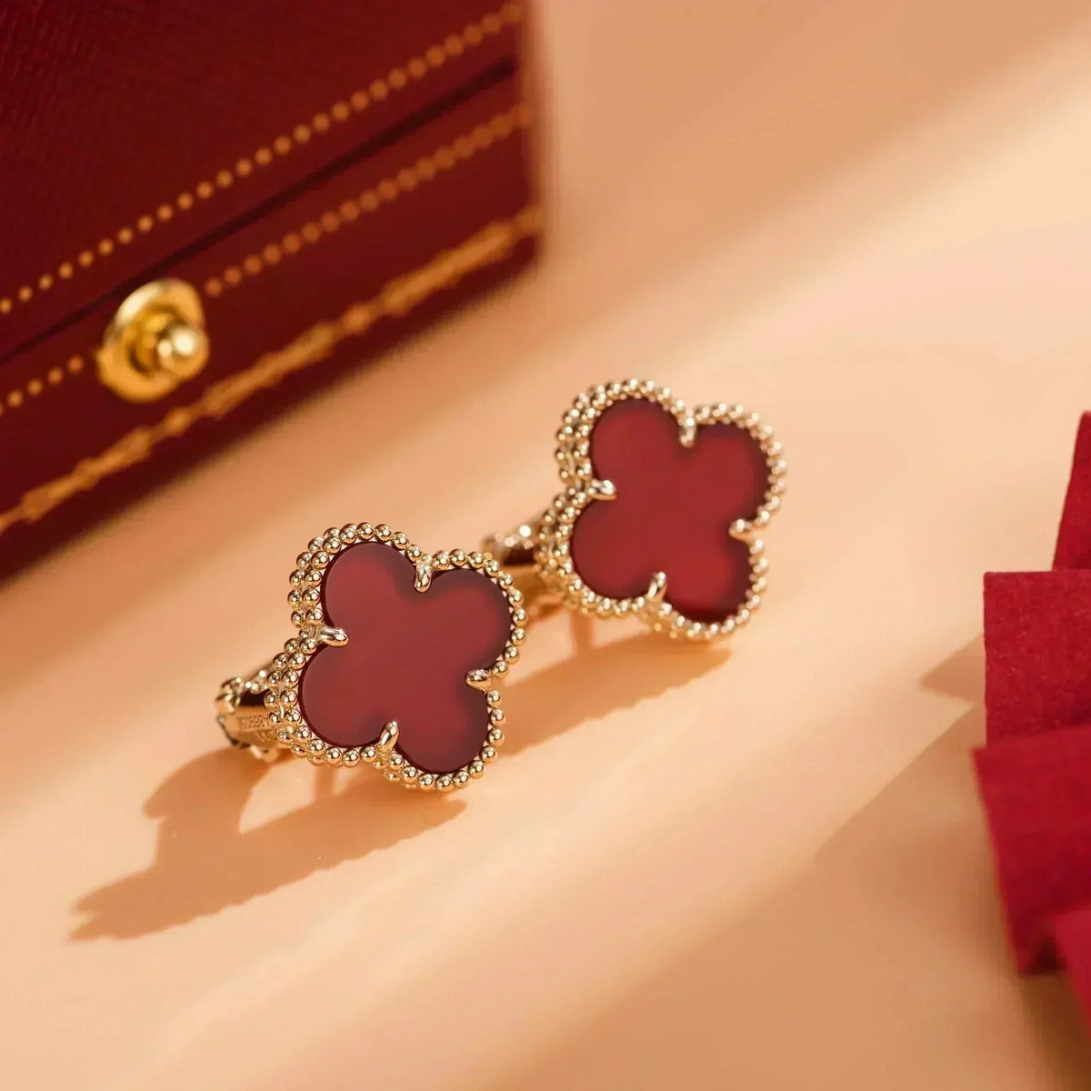 [⭐Luxery]CLOVER MEDIUM 1 MOTIFS CARNELIAN  EARRINGS
