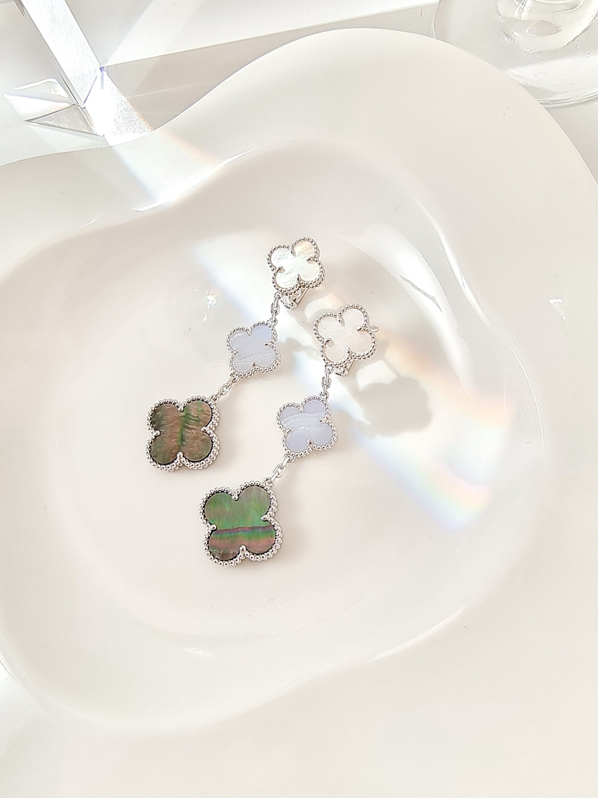 [⭐Luxery]CLOVER 3 MOTIFS CHALCEDONY DARK MOP SILVER EARRINGS