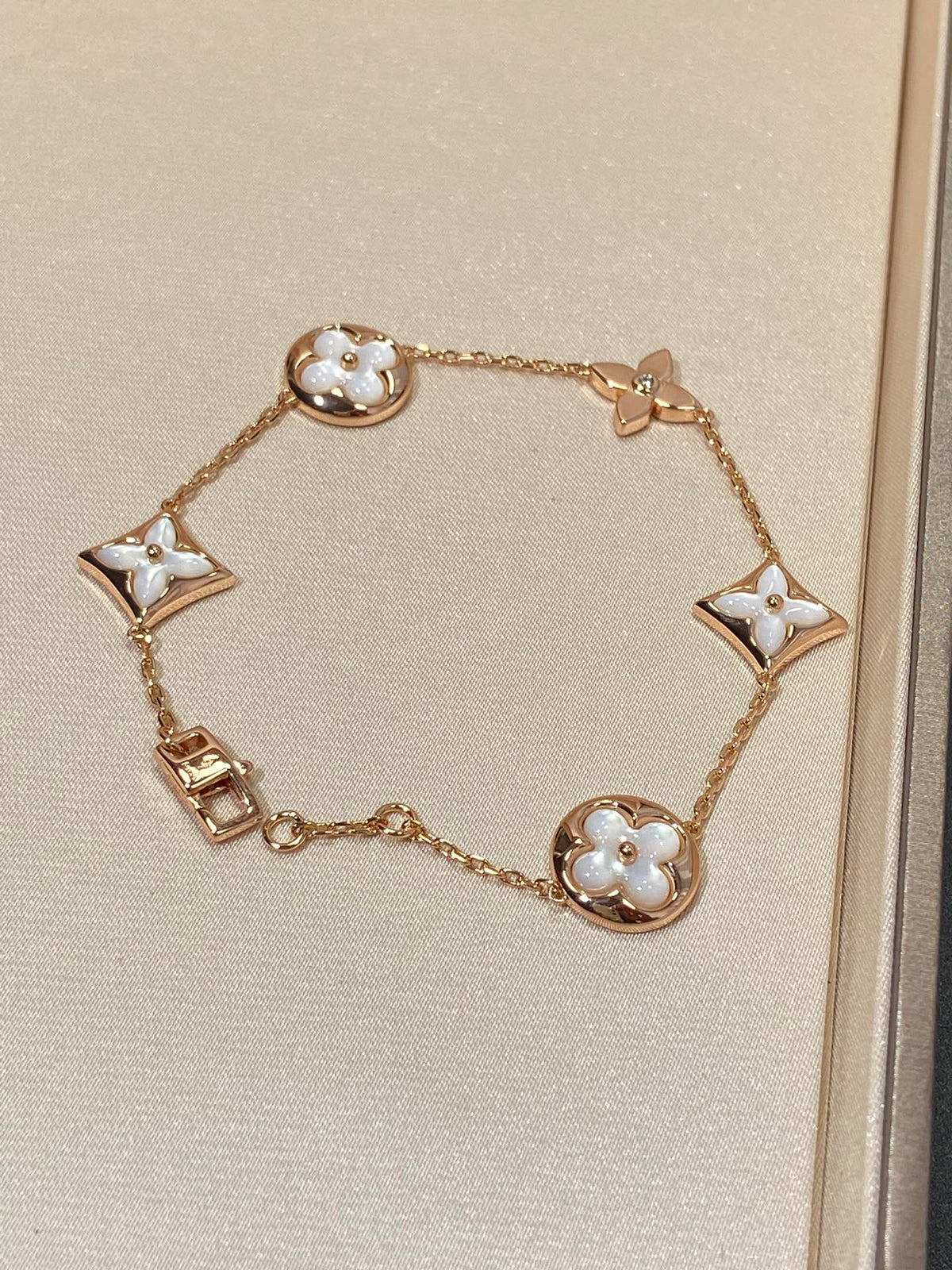 [⭐Luxery]STAR AND SUN 5 MOTIF MOP PINK GOLD BRACELET