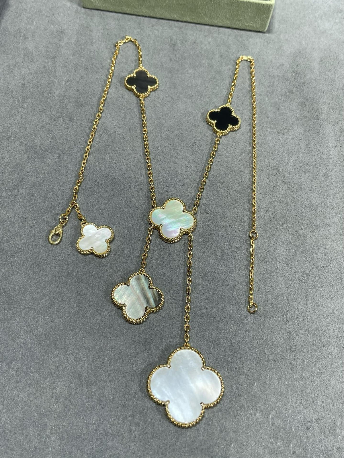 [⭐Luxery]CLOVER 6 MOTIF MOP ONYX GOLD NECKLACE
