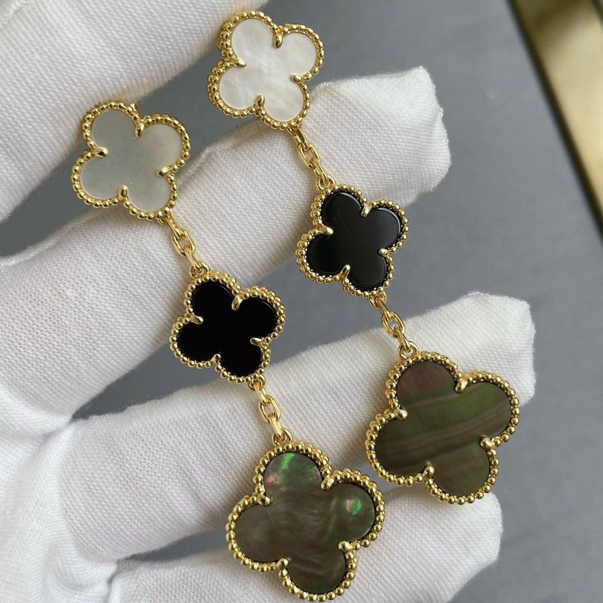 [⭐Luxery]CLOVER 3 MOTIF MOP ONYX DARK MOP PINK GOLD EARRINGS