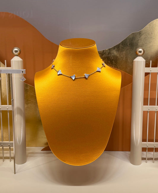 [⭐Luxery]NEW ARRIVAL: TEN-FLOWER DRESS AND GOLD NECKLACE