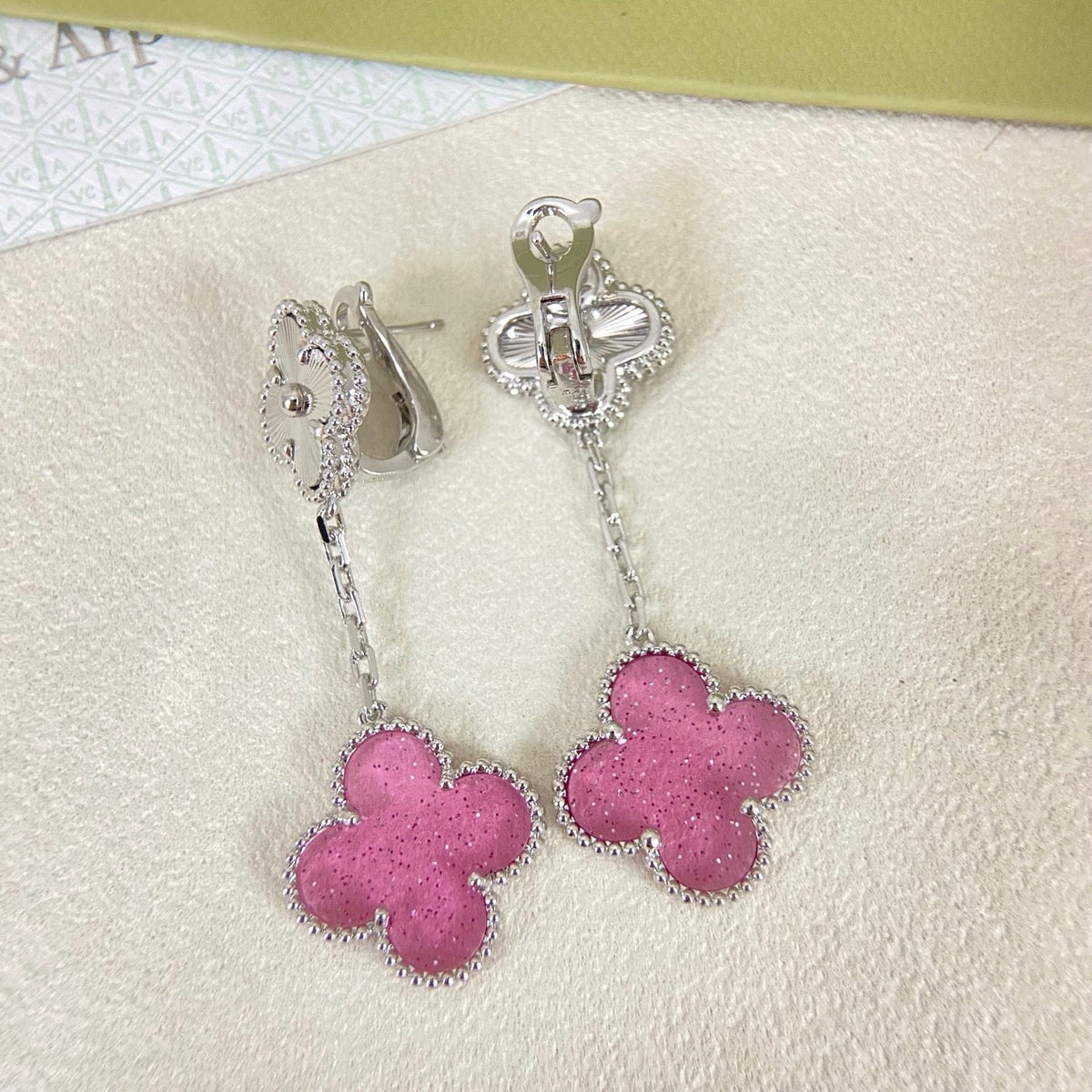 [⭐Luxery]2026 NEW CLOVER 2 MOTIF  BUBBLE PINK ENAMEL