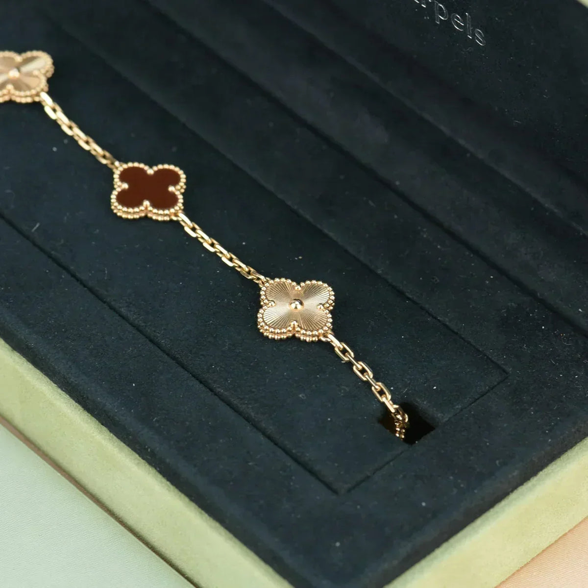 [⭐Luxery] CLOVER 5 MOTIF RED CORNELIAN BRACELET COLLECTION
