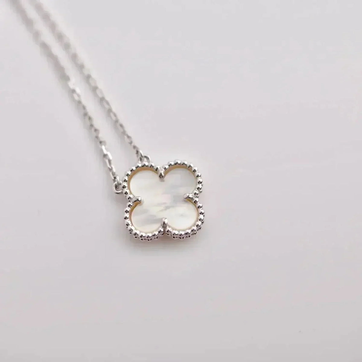 [⭐Luxery]CLOVER  15MM WHITE MOTHER-OF-PEARL SILVER